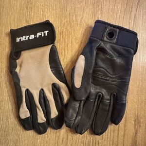 NWOT women’s hiking gloves